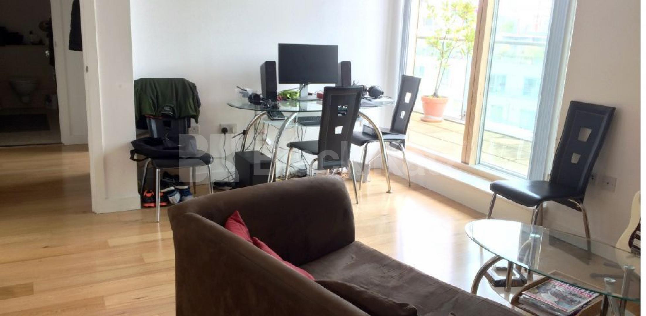 			UNDER OFFER , 1 Bedroom, 1 bath, 1 reception Penthouse			 O Central. Crampton Street, Elephant and Castle/Kennington